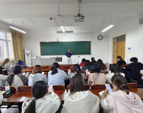 夯实思想根基 校准信仰航向——历史文化旅游学院关工委开展入党积极分子政治基础知识专题讲座