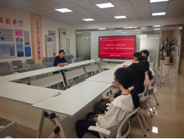 数学与统计学院关工委召开“银发守初心 助学伴成长”学业帮扶座谈会